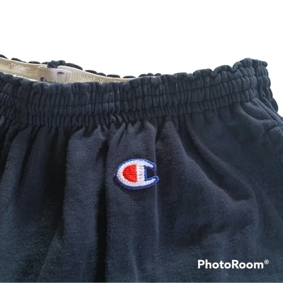 Champion Vintage 90s Embroidered Logo Shorts - Picture 5 of 6